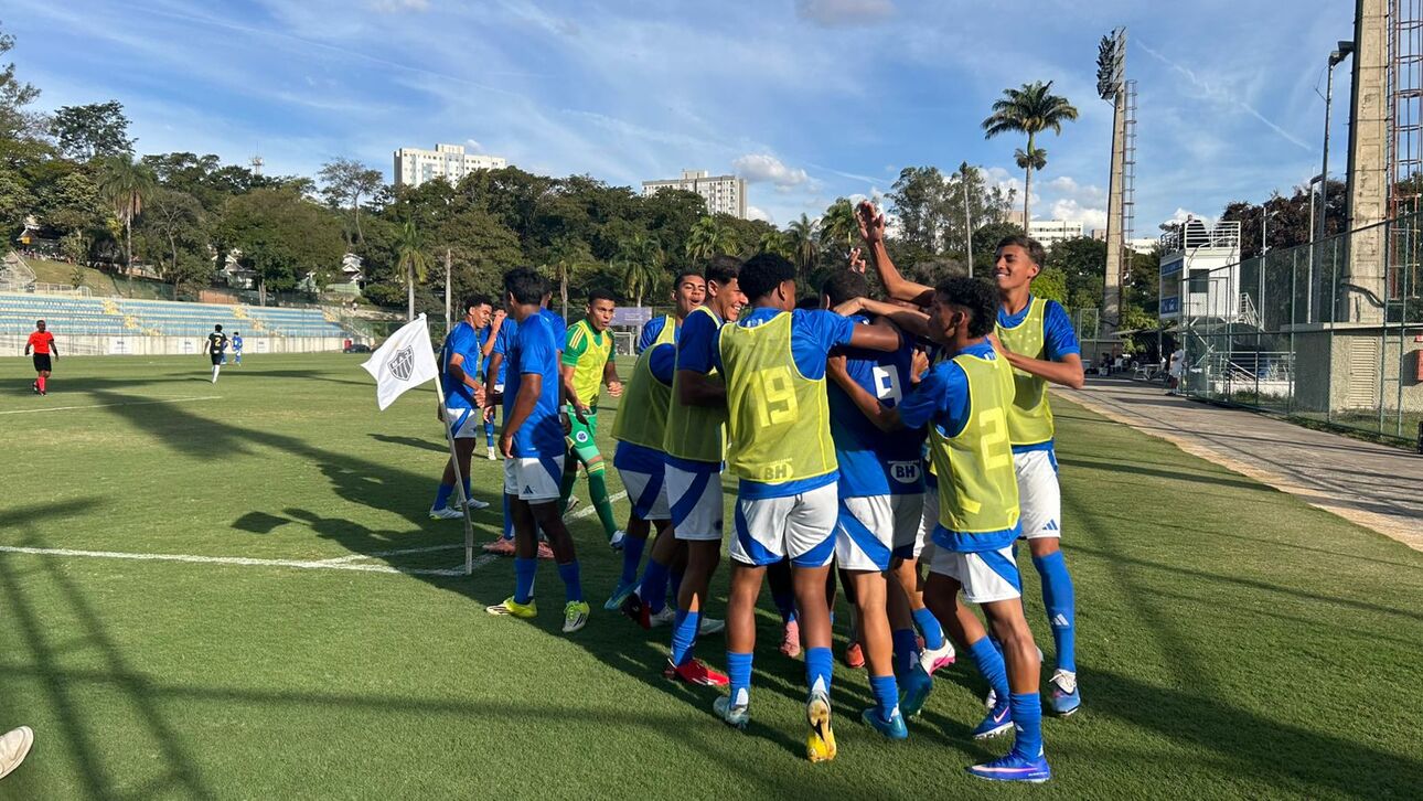 Cruzeiro atropela Atlético no clássico Sub-17 com hat-trick de Thaylon