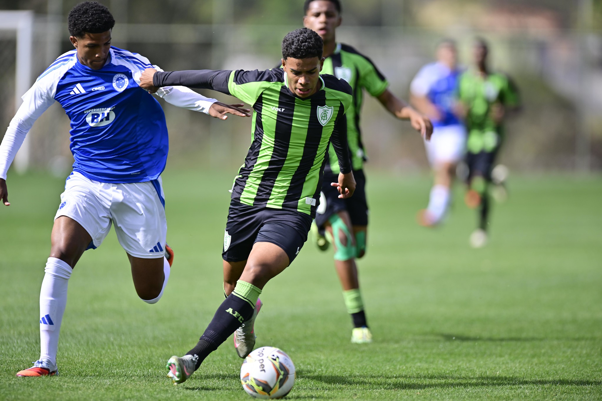 Cruzeiro tropeça no clássico e adia vaga no mata-mata do Brasileiro Sub-20