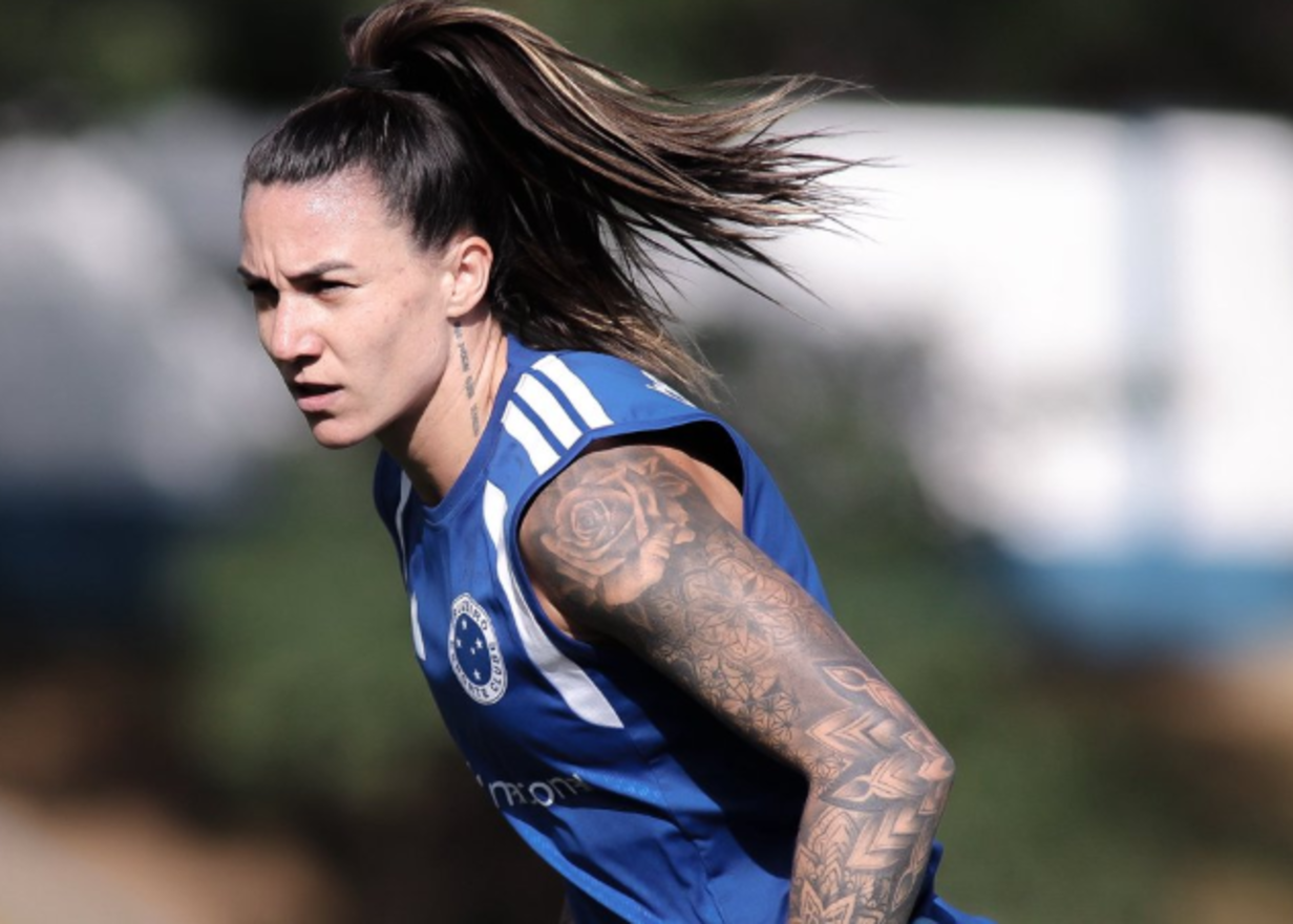 Cruzeiro Feminino sofre baixa importante: Paloma Maciel rompe ligamento e vira desfalque
