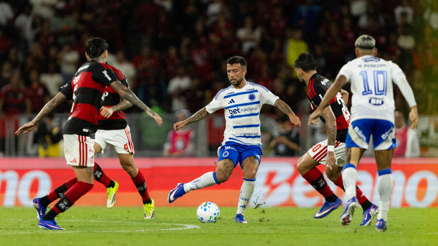 Oitavas da Libertadores: Cruzeiro x Flamengo será destaque na TV aberta