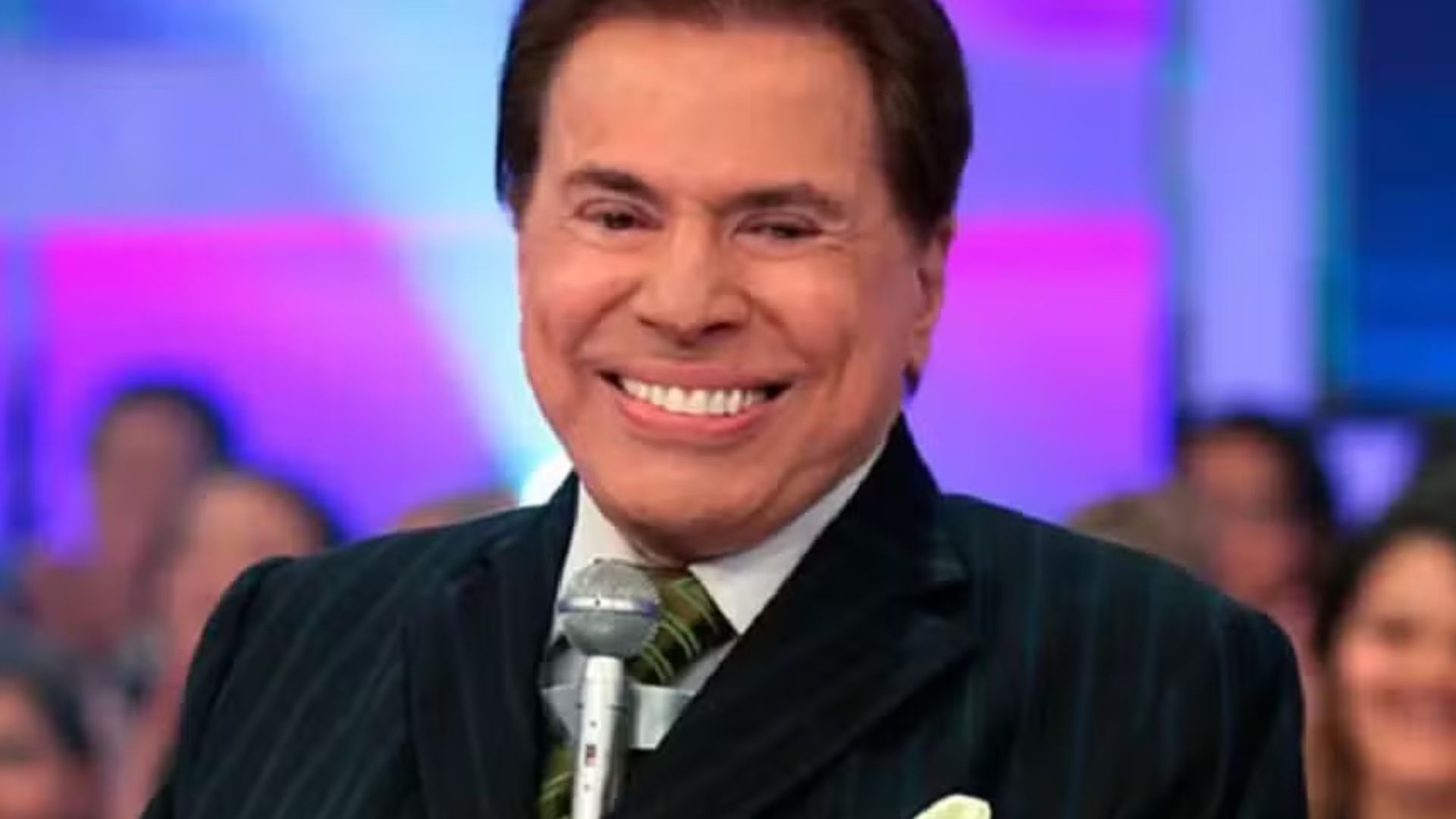 Ruas de Belo Horizonte ganham nomes de Silvio Santos e Heley de Abreu em homenagem