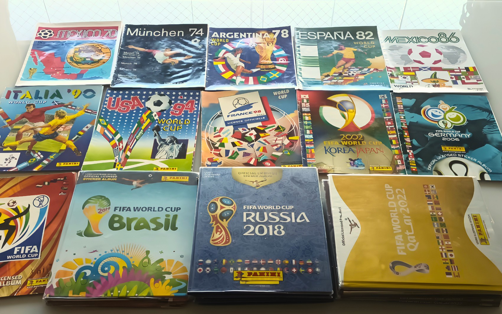 Conheça o colecionador brasileiro que guarda mais de mil relíquias do futebol mundial