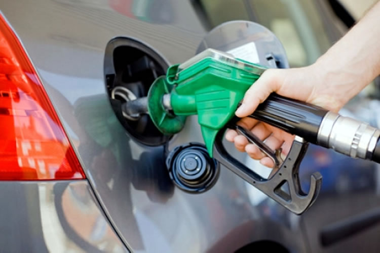 Governo propõe aumentar mistura de etanol na gasolina para 32% no Brasil