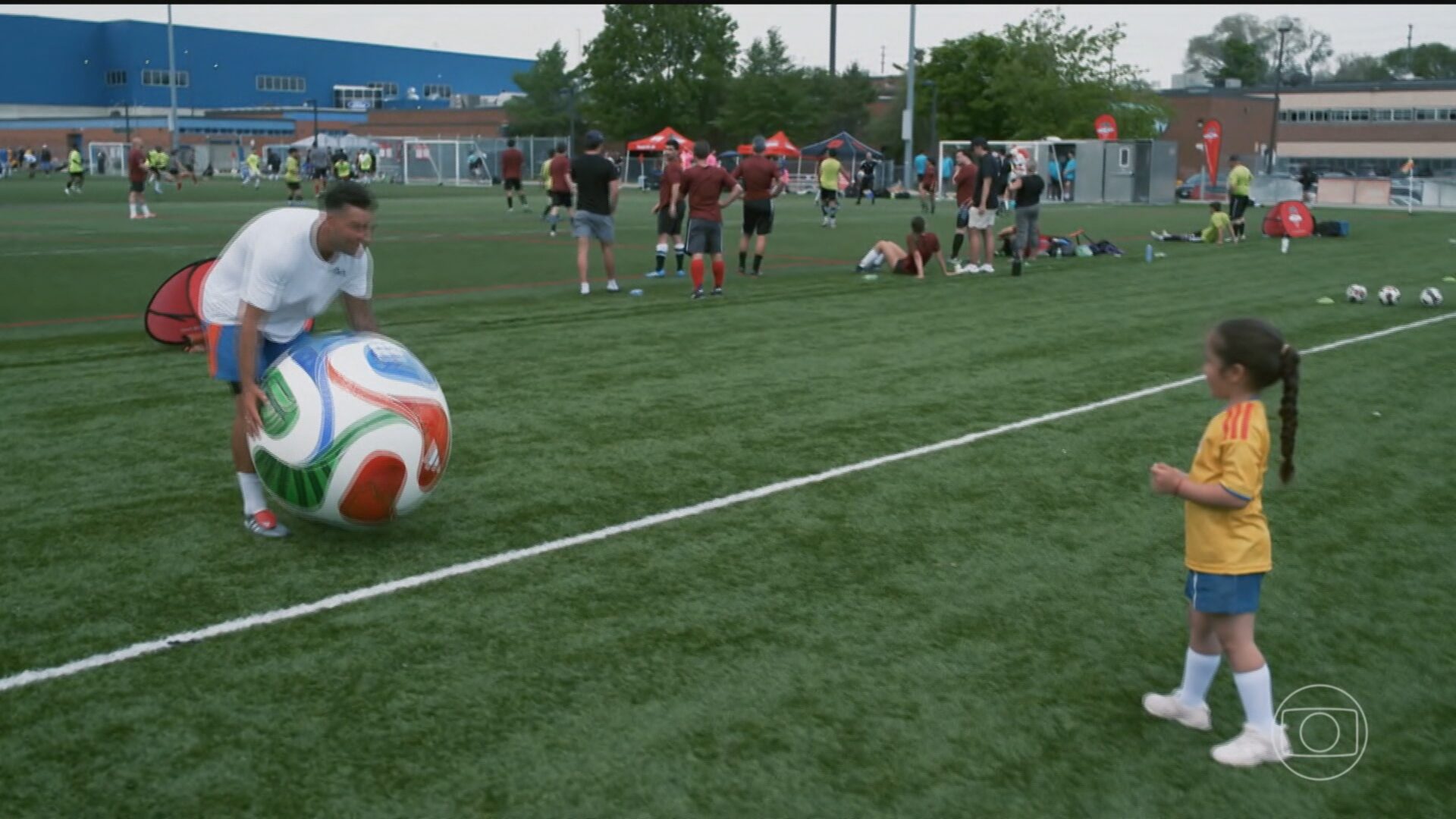 Canadá se prepara para Copa do Mundo com estádio lotado e torcida empolgada