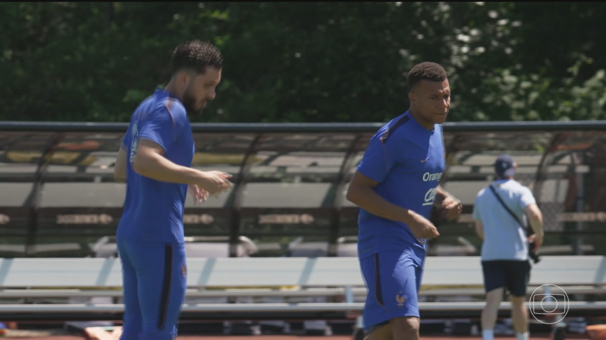 França revela nova geração brilhante e mantém domínio no futebol mundial