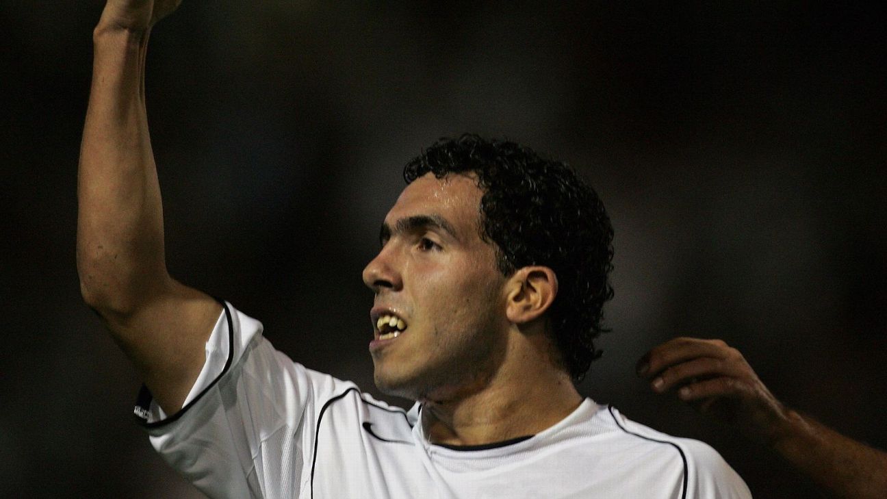 Carlitos Tévez e sua passagem marcante pelo Corinthians: um legado que vai além dos gols