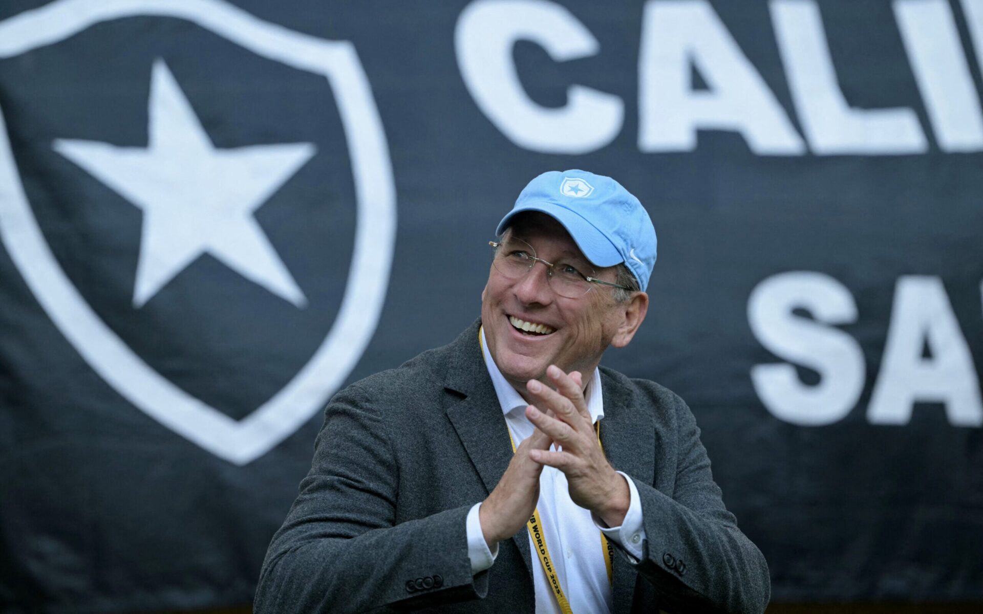 John Textor retoma controle político no Botafogo após decisão judicial no Rio