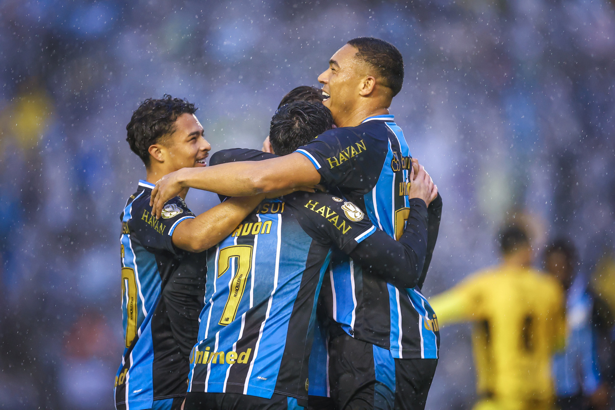Grêmio vira contra o Cascavel e garante vitória em amistoso no Paraná