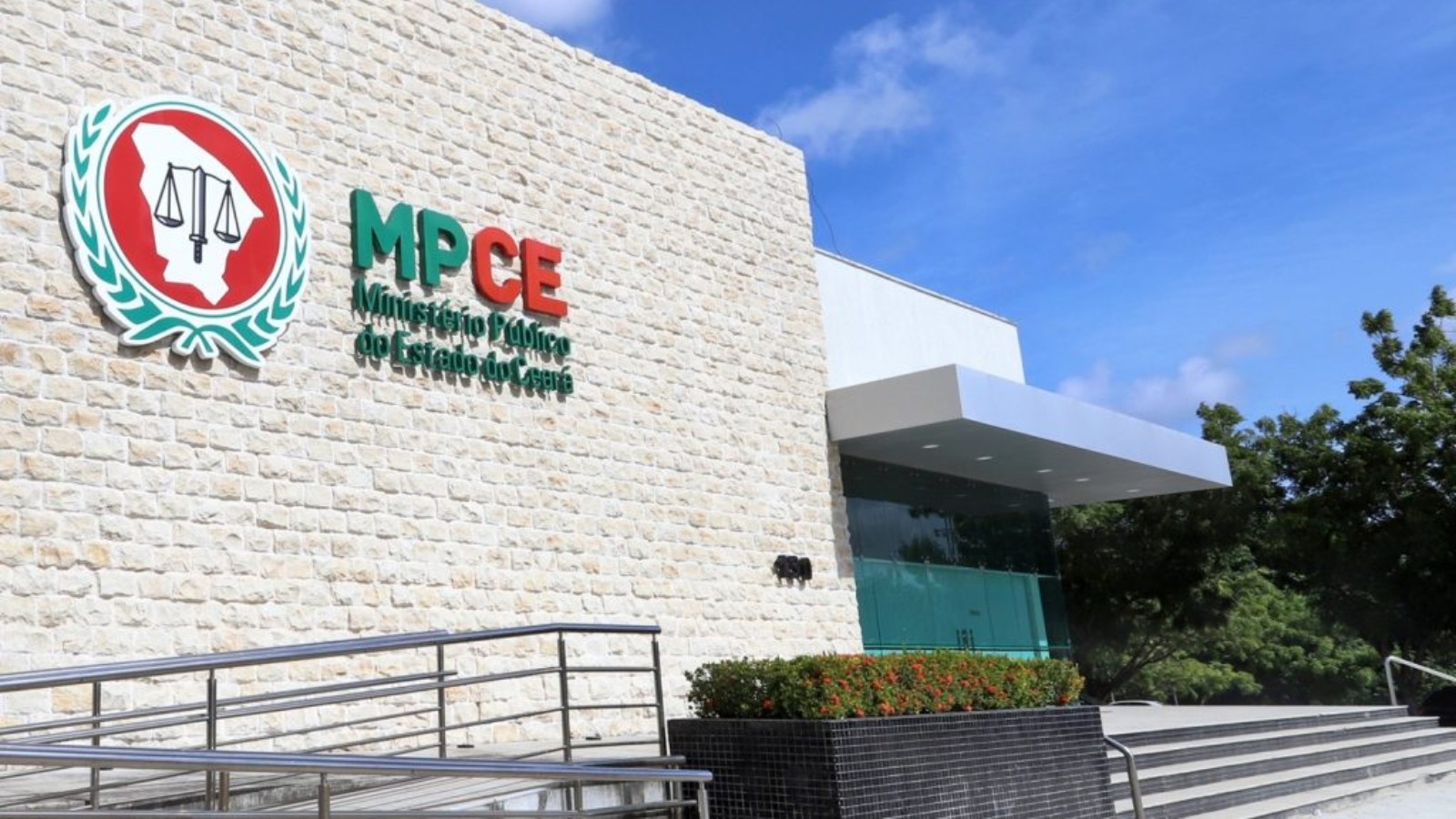 MPCE paga quase R$ 30 mil para promotores acompanharem Copa do Mundo nos EUA