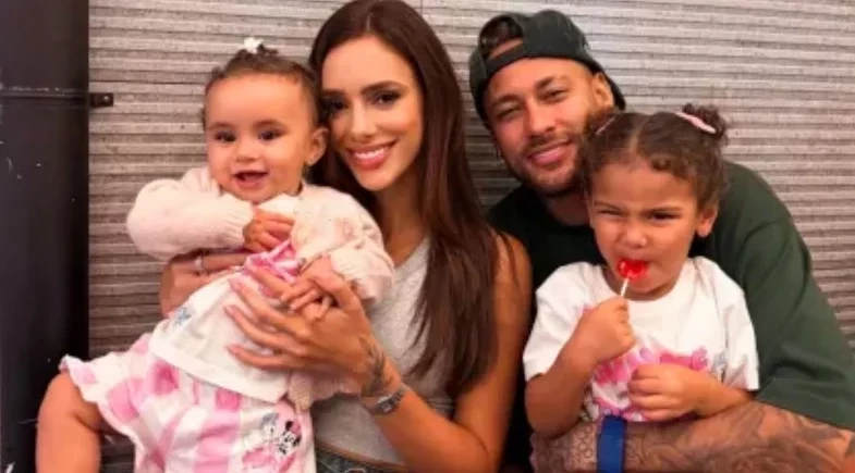 Neymar comemora com alegria a chegada da quarta filha: “Família crescendo”