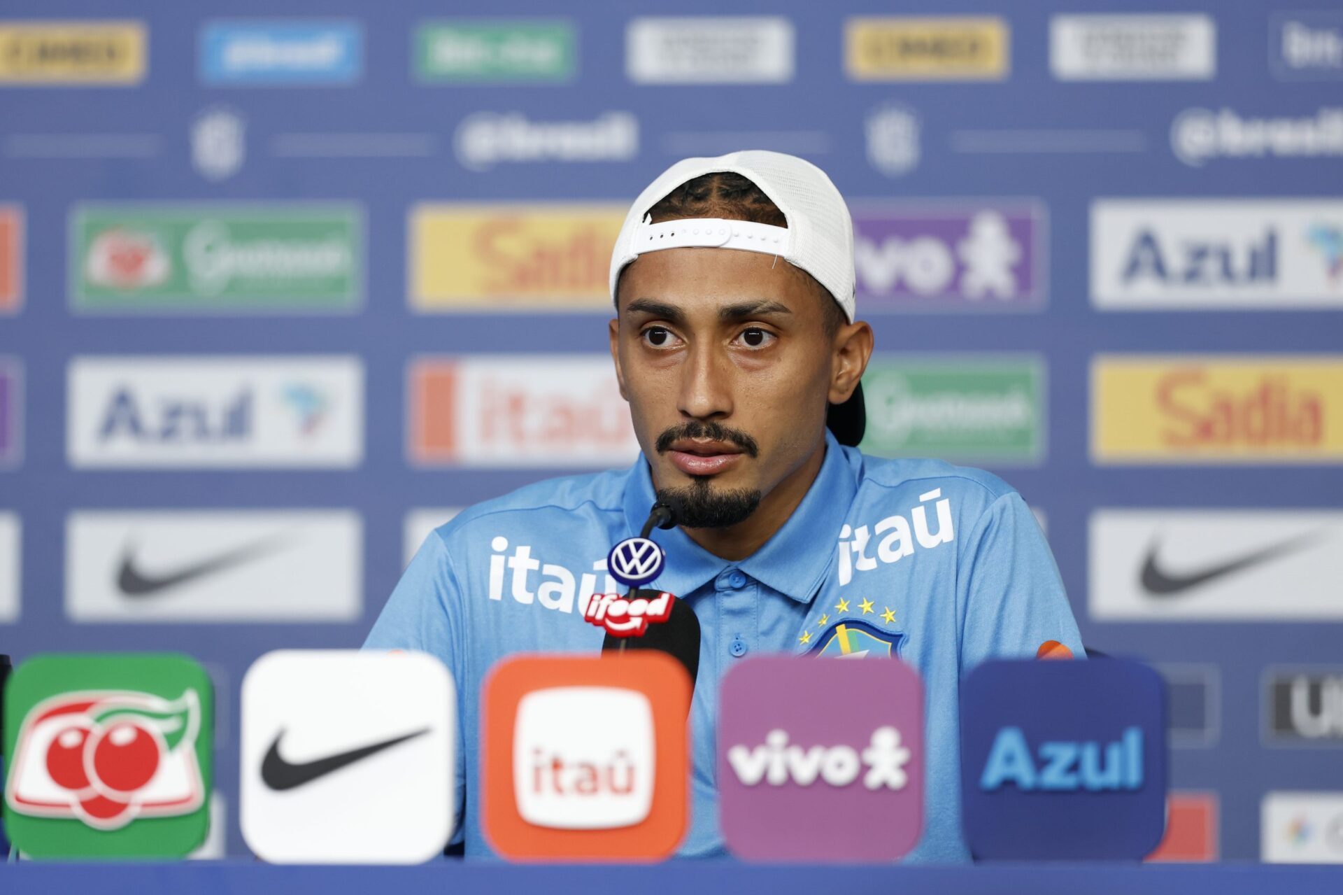Vampeta comenta possível saída de Raphinha para o futebol saudita e agita torcedores