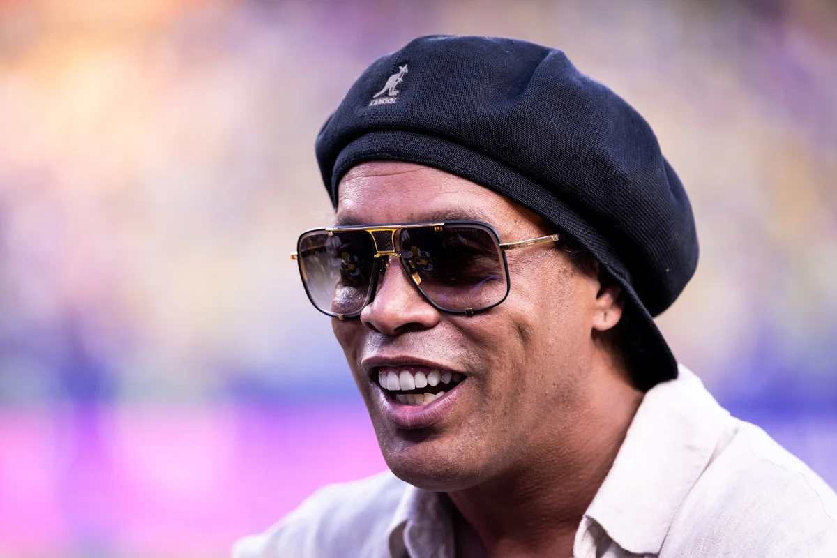 Ronaldinho Gaúcho volta aos gramados aos 46 anos e reforça time italiano