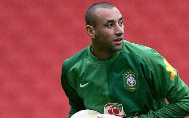 Goleiro Gomes e sua trajetória até a Copa do Mundo de 2010: superação e emoção