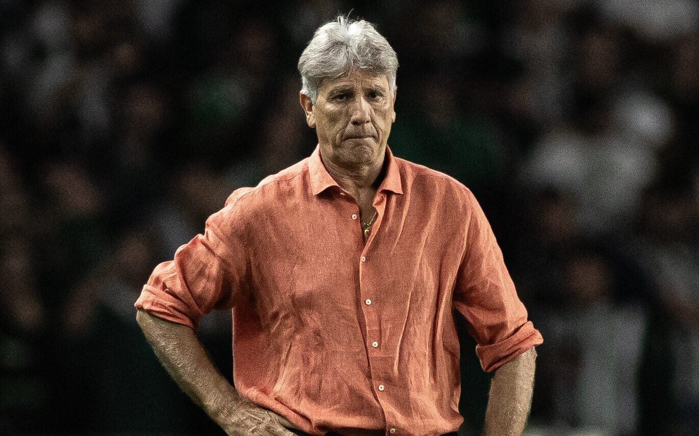 Renato Gaúcho aproveita folga na Praia de Ipanema após saída do Vasco