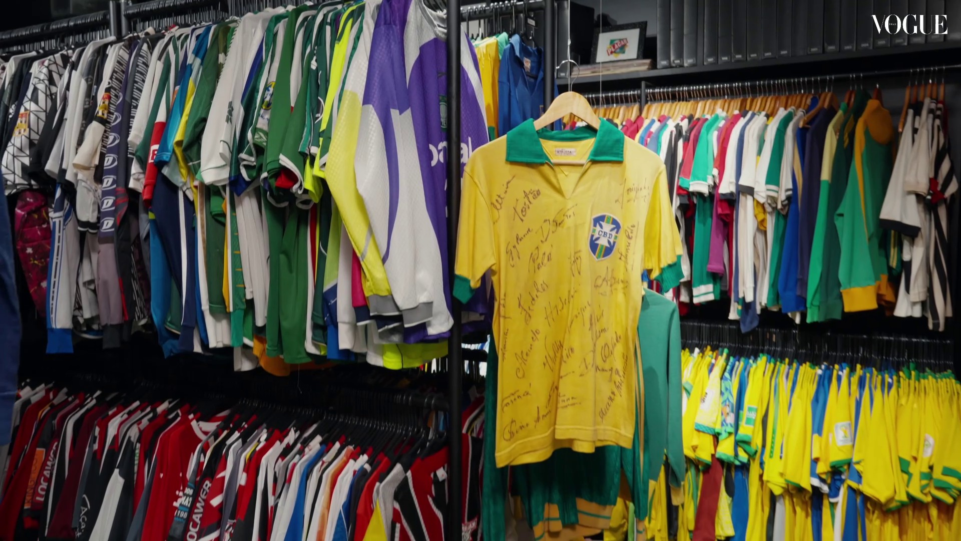 Alambrado: o lugar onde a paixão pelo futebol vira moda e história