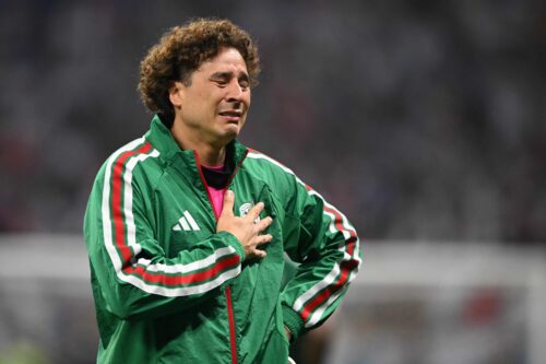 Guillermo Ochoa encerra carreira após 22 anos e seis Copas do Mundo