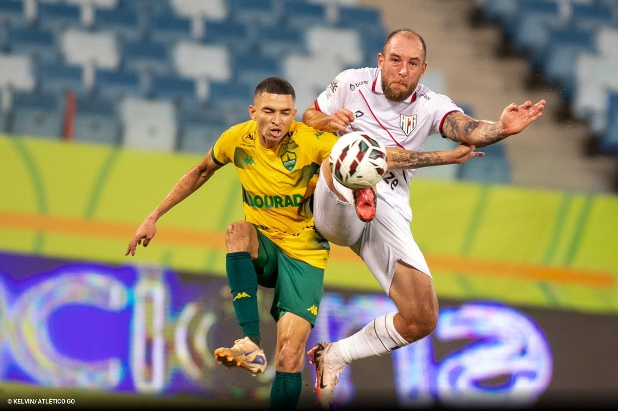 Atlético-GO garante vitória suada sobre o Cuiabá na Arena Pantanal