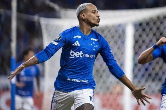 Cruzeiro vence Internacional fora de casa e se aproxima do G4 no Brasileirão 2026