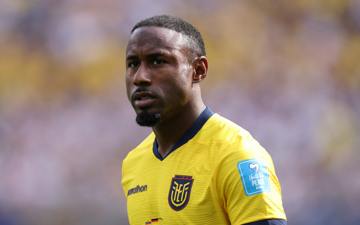 Vasco mira atacante John Yeboah, destaque do Venezia, para reforçar o elenco em 2026