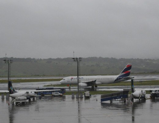 Queda brusca de avião da Latam em voo de Belo Horizonte gera pânico entre passageiros – imagem do artigo