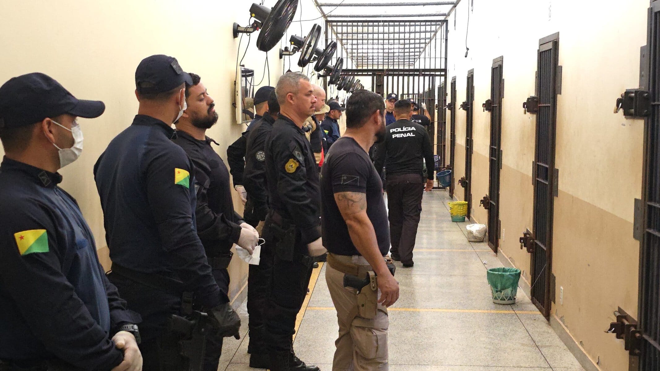 Presídio de Cruzeiro do Sul tem armas artesanais apreendidas durante revista