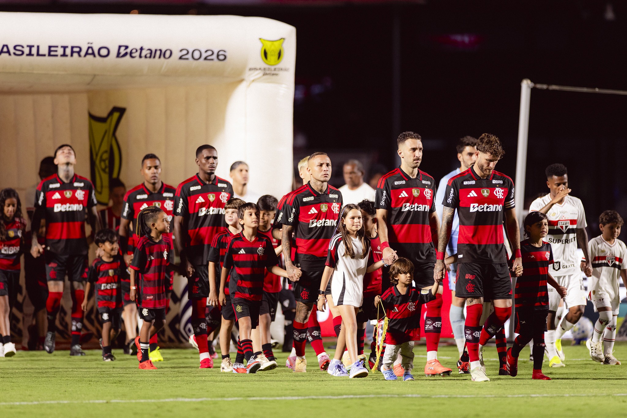 Flamengo em 2026: De campeão a desafios inesperados na temporada atual