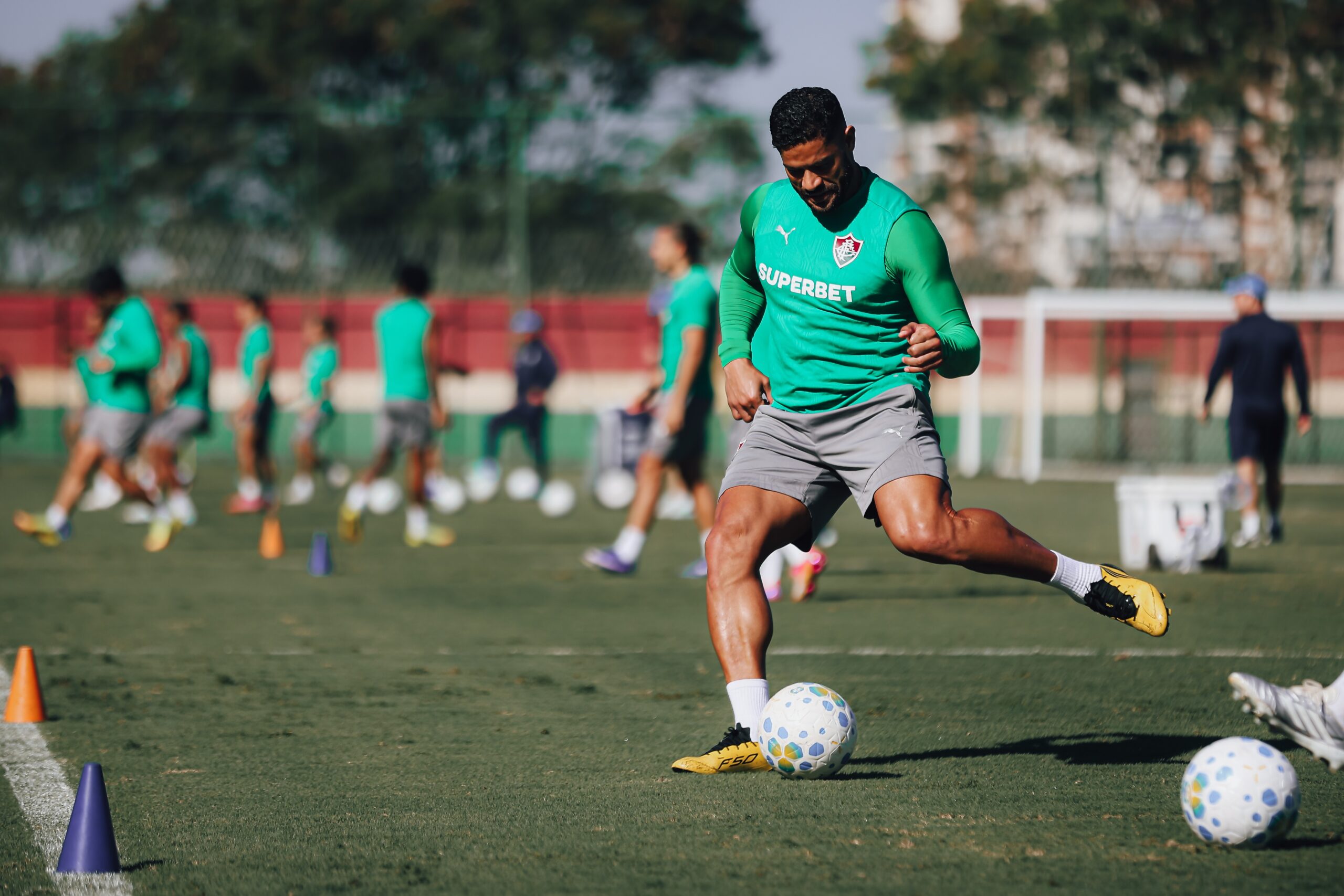 Fluminense celebra chegada de Hulk e abre leque de opções ofensivas para 2026