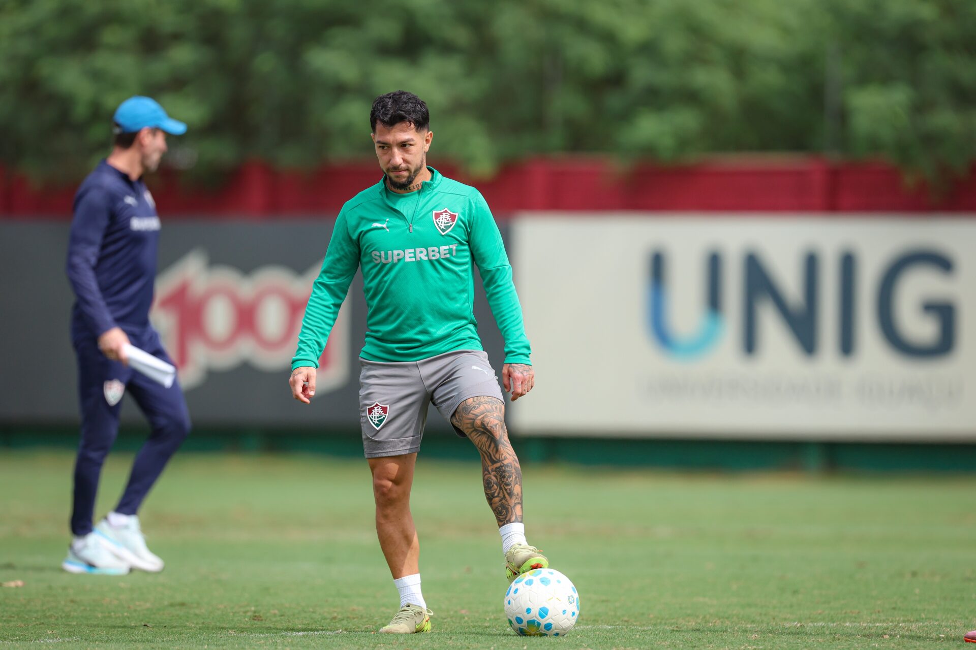 Fluminense tenta superar bloqueio ofensivo contra Bahia no Maracanã