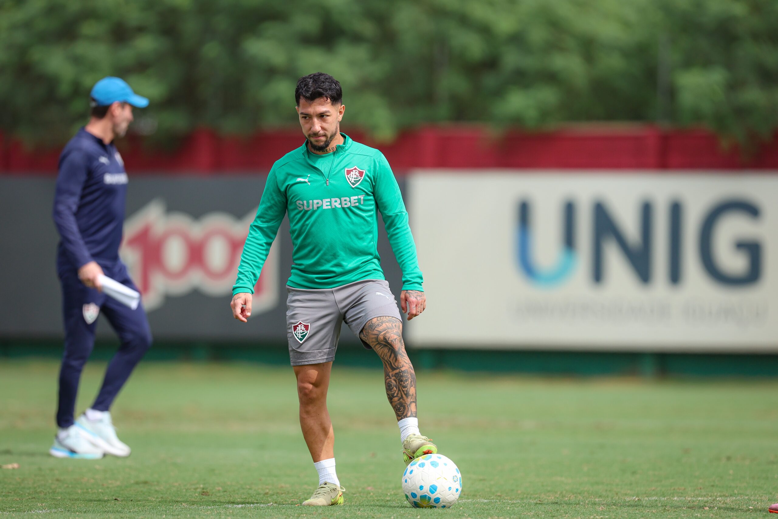 Fluminense tenta superar bloqueio ofensivo contra Bahia no Maracanã