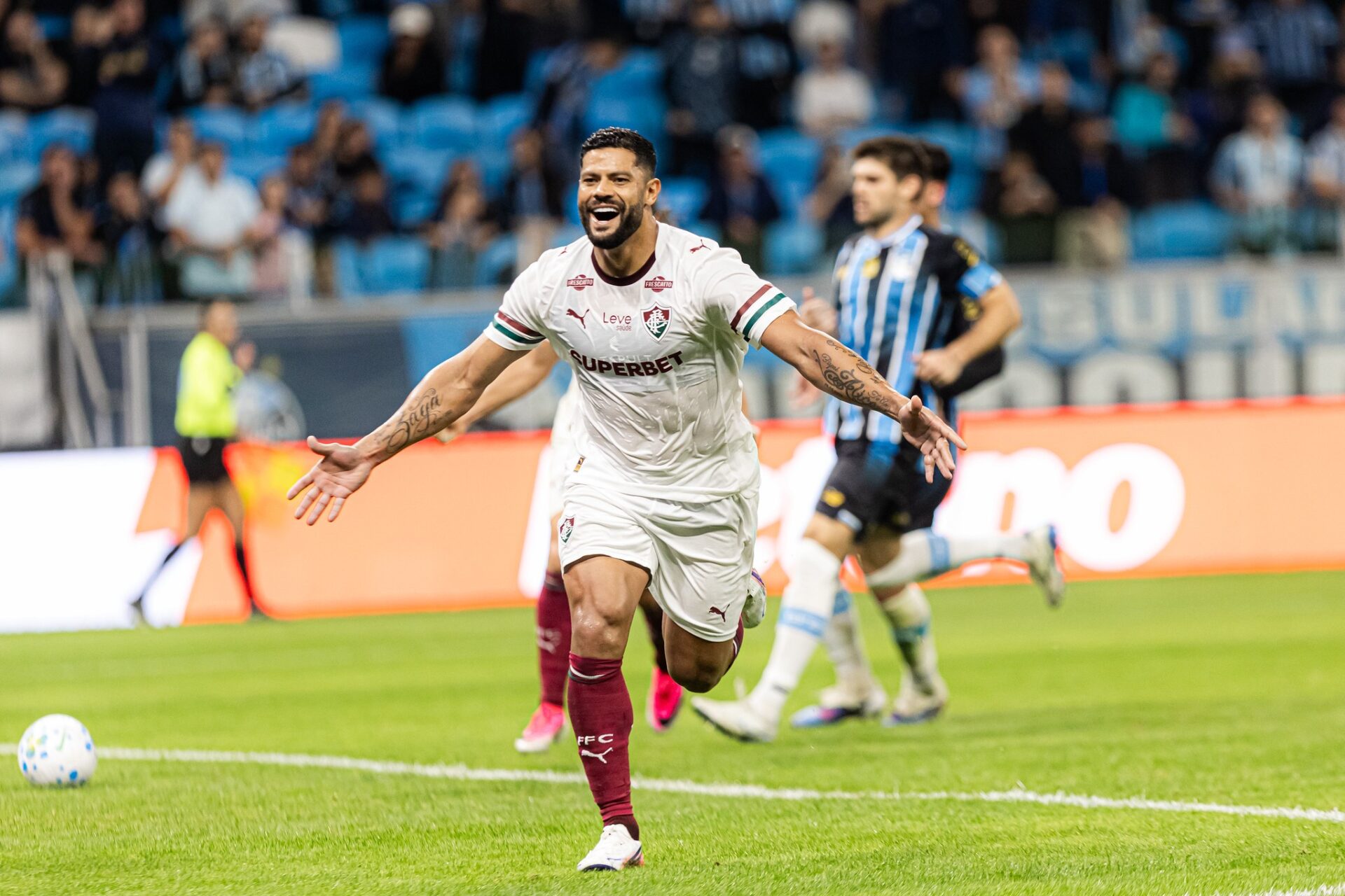 Fluminense e Grêmio empatam no Brasileirão com veteranos roubando a cena