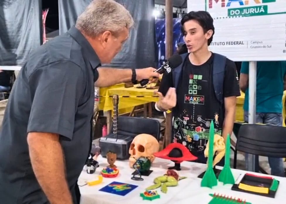 Estudantes do Ifac Cruzeiro do Sul surpreendem com experimentos científicos na Expoacre Juruá