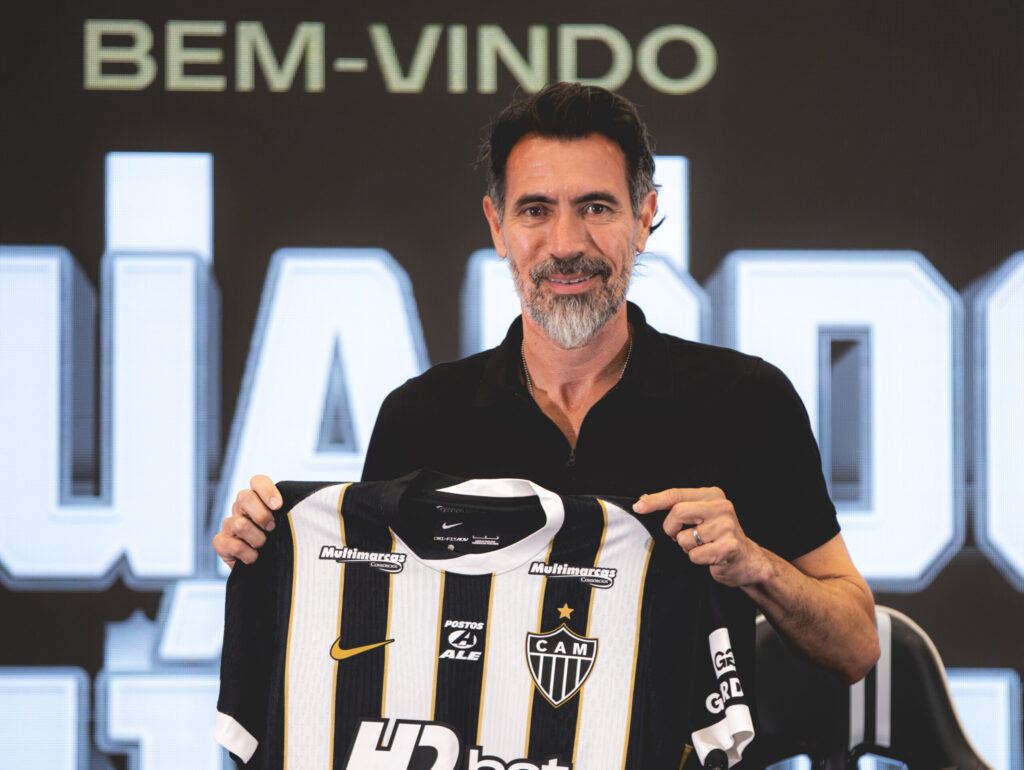 Mercado da bola 2026: clubes brasileiros apostam em jovens promessas e negociações criativas