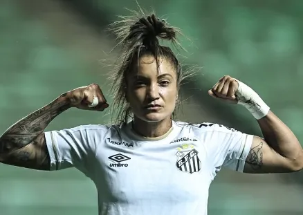 Santos garante vitória no fim e mantém liderança no Brasileiro Feminino