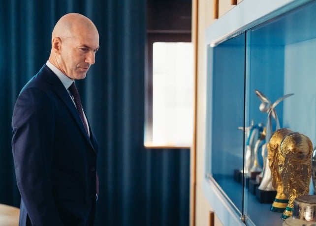 Zinedine Zidane é confirmado como novo técnico da França e já prepara revolução