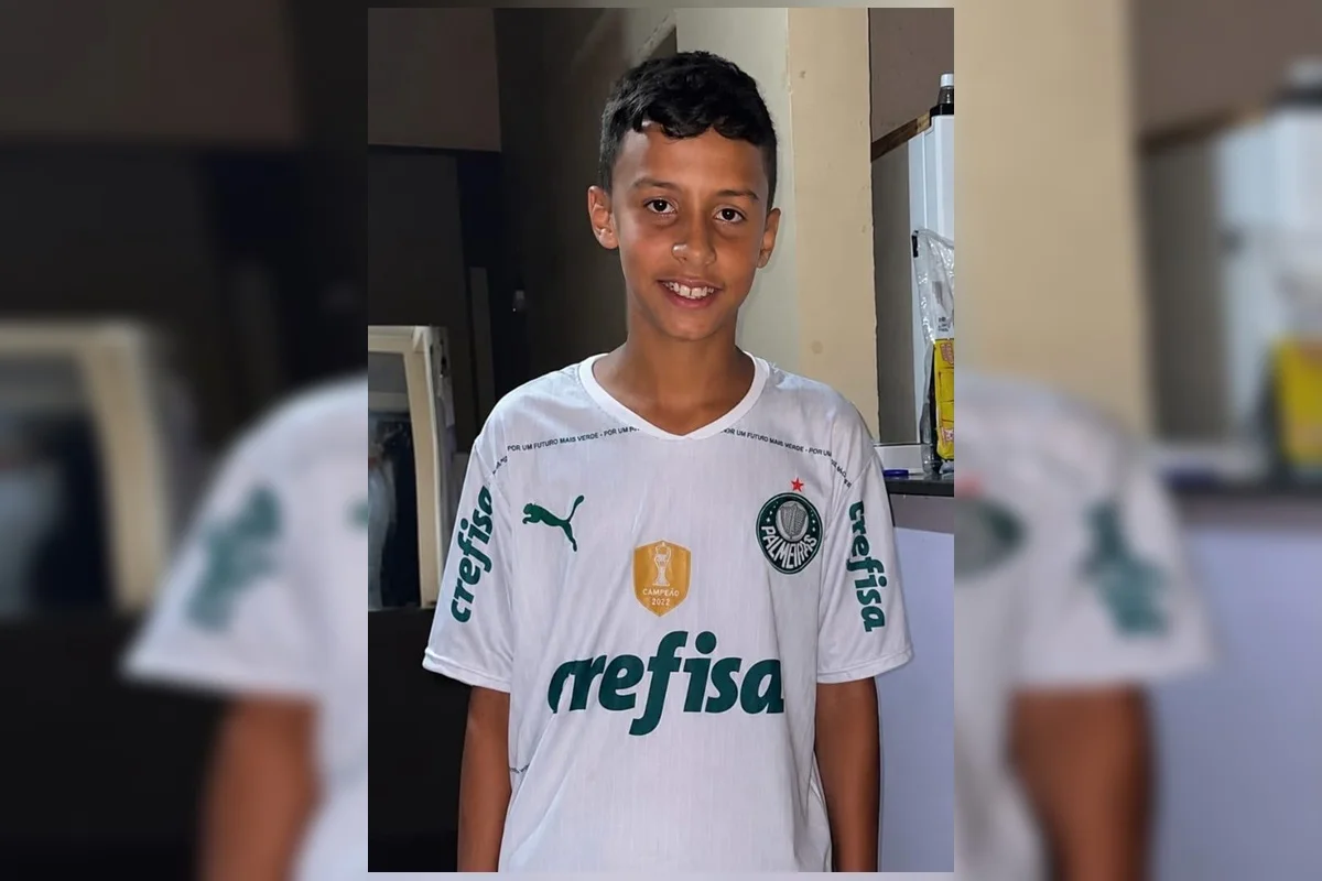 Tragédia no Itapoã: garoto de 12 anos morre eletrocutado ao buscar bola sob trailer