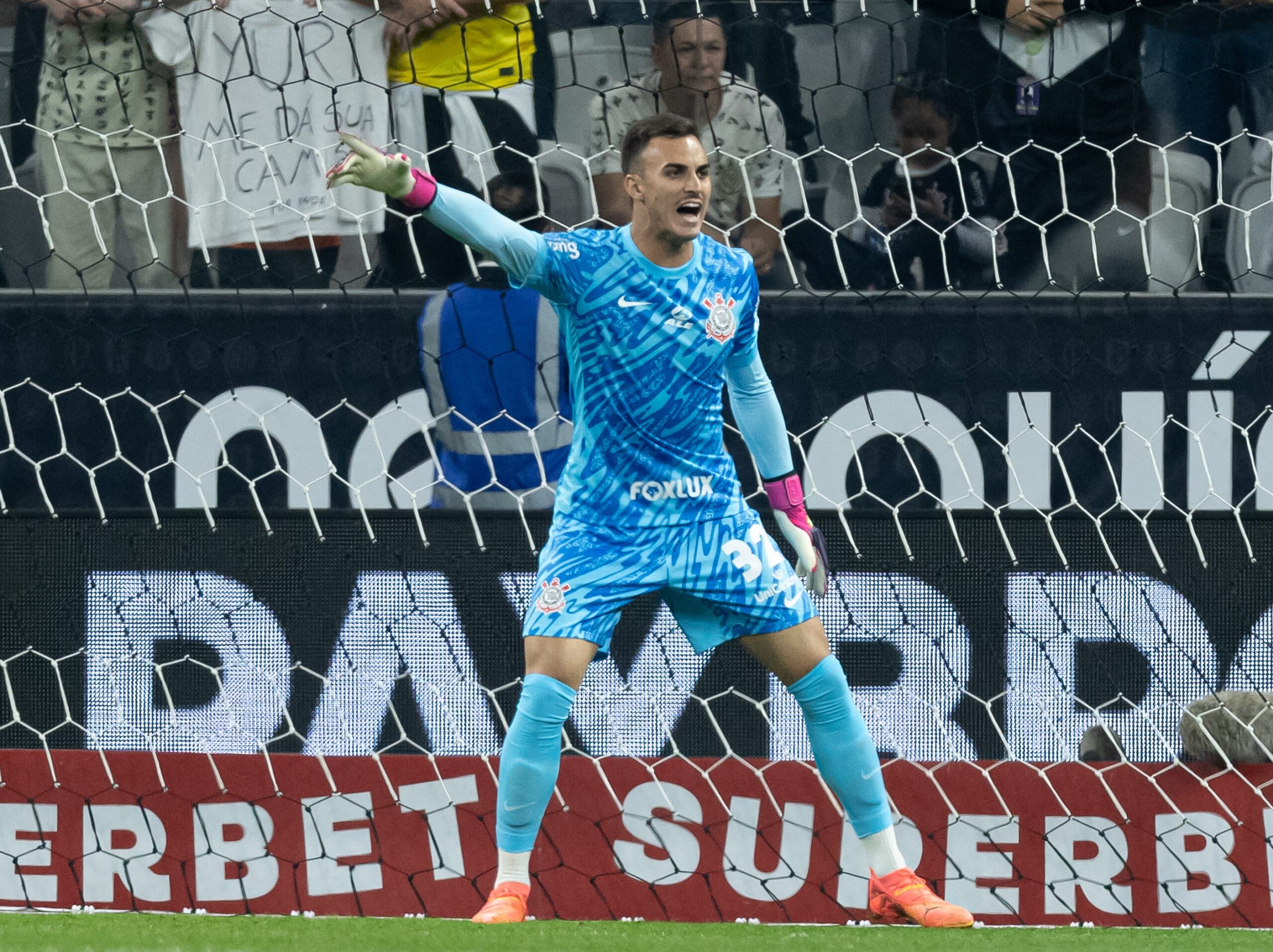Corinthians renova empréstimo de Matheus Donelli com clube dos Emirados Árabes