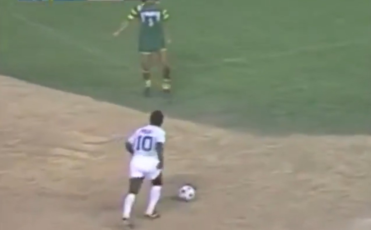 Pelé em ação: imagens inéditas mostram o Rei do Futebol em campo de beisebol nos EUA