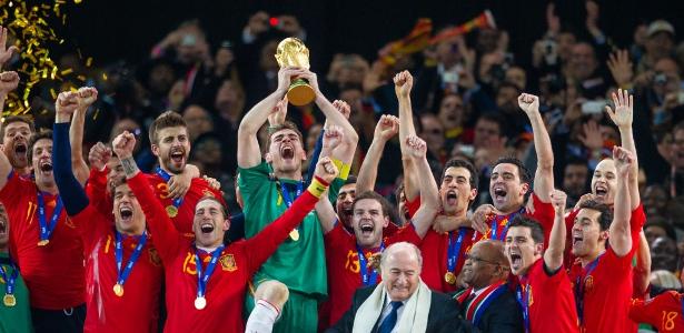 Espanha domina o futebol do século 21 com estilo e títulos marcantes