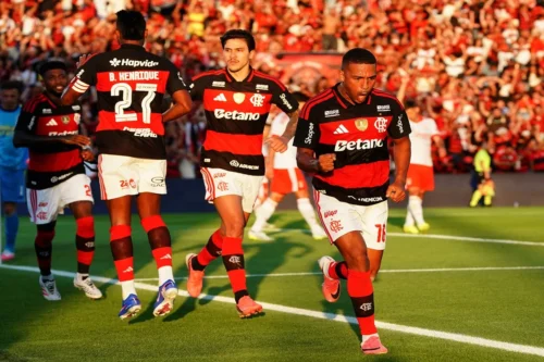 Benfica empata com River Plate e vence Lausanne em torneio preparatório em Portugal