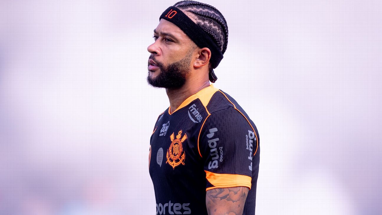 Fernando Diniz revela interesse em renovar com Memphis Depay no Corinthians