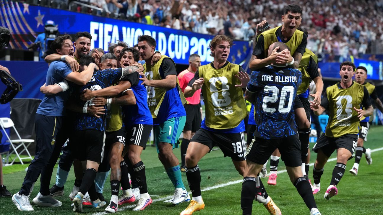 Argentina elimina Inglaterra e avança à final da Copa do Mundo pela terceira vez em 16 anos