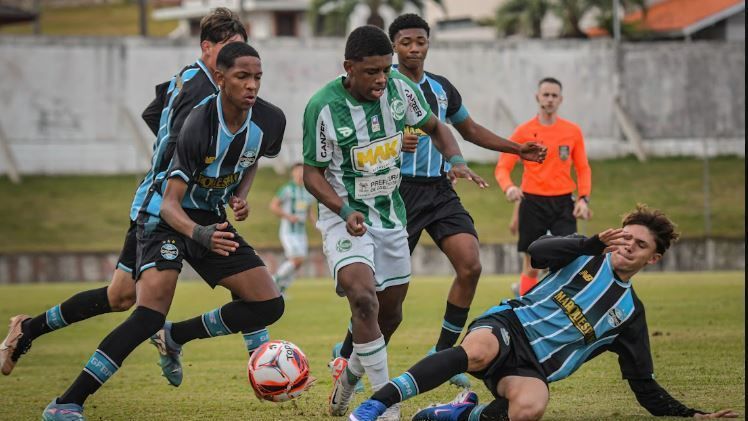 Juventude encara Botafogo-SP pela Série B e busca recuperação na tabela