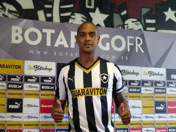 Morte de Tássio Santos: ex-atacante do Botafogo morre em acidente no Rio