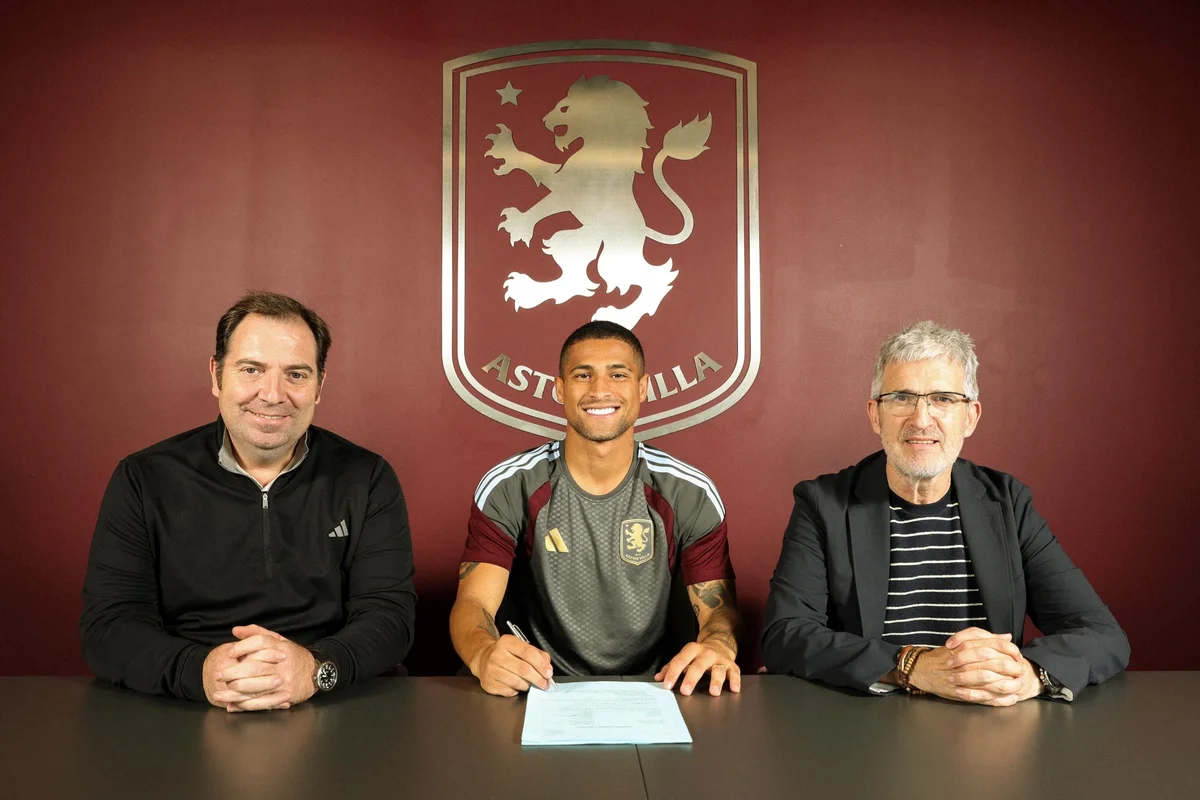 Aston Villa confirma contratação do volante João Gomes, ex-Flamengo