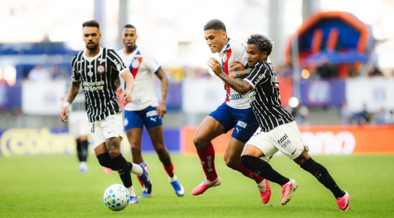 Bahia e Corinthians protagonizam confronto tenso e movimentado na 20ª rodada do Brasileirão