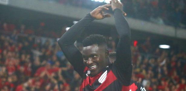 Athletico-PR busca manter embalo contra Internacional em duelo decisivo