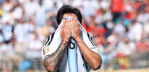 Como a Espanha e a Argentina transformaram crises em títulos mundiais