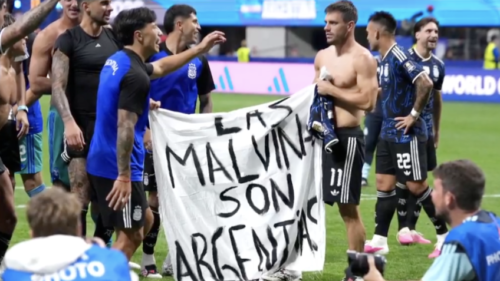 Polêmica entre Argentina e Inglaterra após gesto de jogadores argentinos nas Ilhas Malvinas