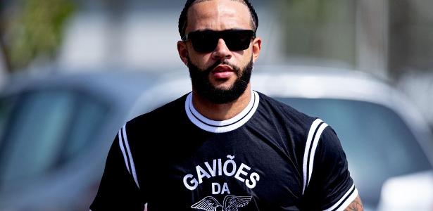 Gaviões da Fiel apoia permanência de Memphis Depay no Corinthians