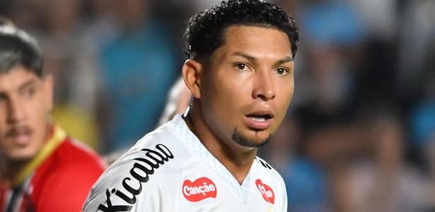 Rony assume papel de protagonista no ataque do Santos contra o Botafogo